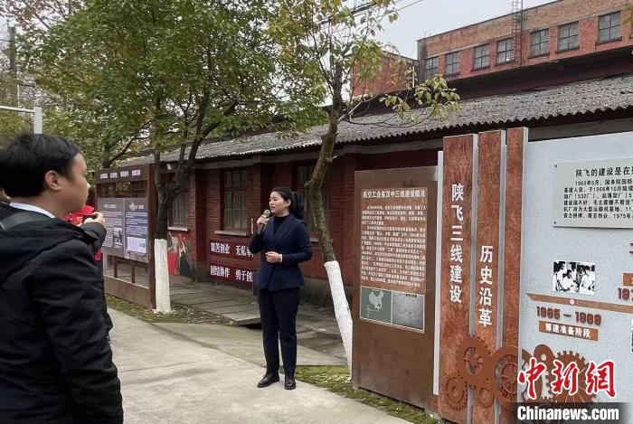 中国预警机“空警-500”为何被称为“空中帅府”？